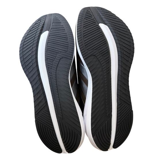 Athletic_Shoes